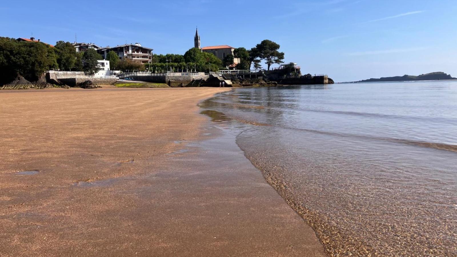 Duplex 122M2, 4 Dormitorios, 2 Banos Completos, Wifi 1Gb Mundaka Luaran gambar