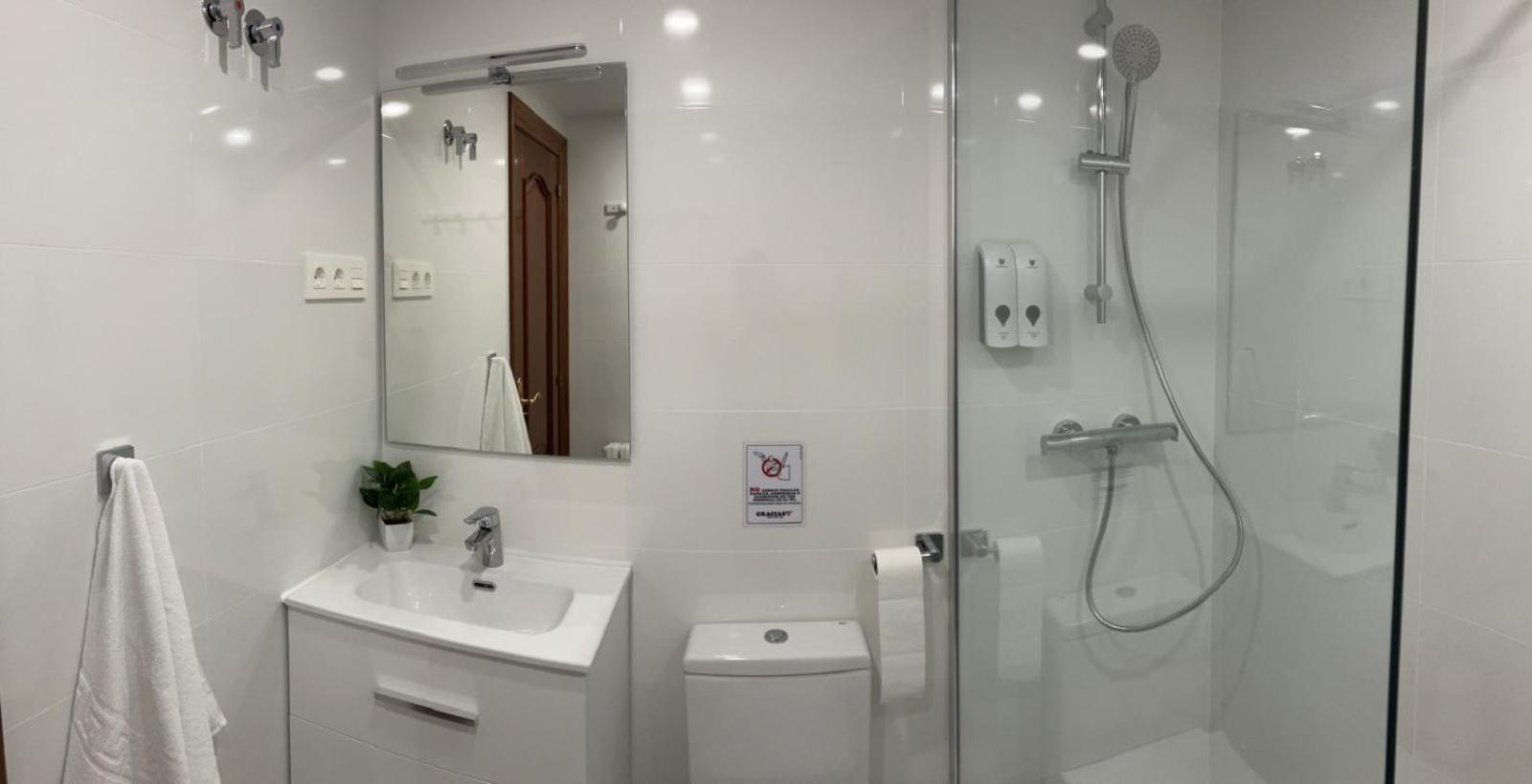 Duplex 122M2, 4 Dormitorios, 2 Banos Completos, Wifi 1Gb Mundaka Luaran gambar
