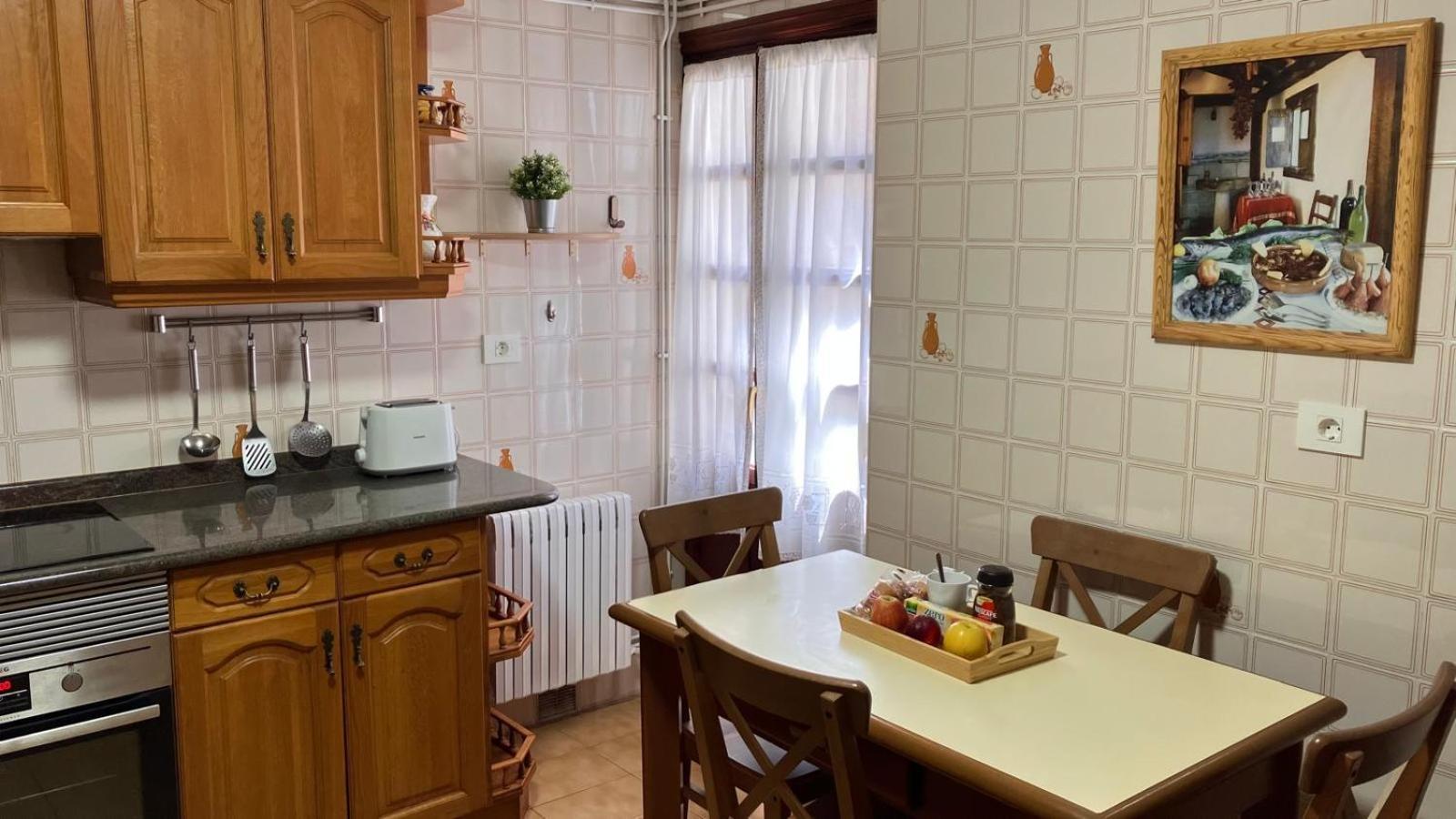 Duplex 122M2, 4 Dormitorios, 2 Banos Completos, Wifi 1Gb Mundaka Luaran gambar